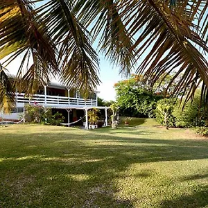 le-petit-macabou-lodges-les-pieds-dans-leau.comcaribbean.com/