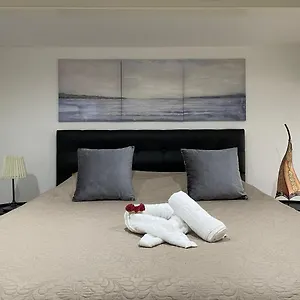 Duplex Situe A 2min De La Gare Du Nord Apartamento